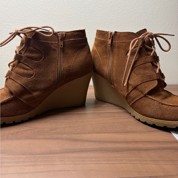 MIA Berdina Leather Wedge Ankle Boots Brown Suede Lace Up Side Zip Womens 9.5 - Picture 2 of 10